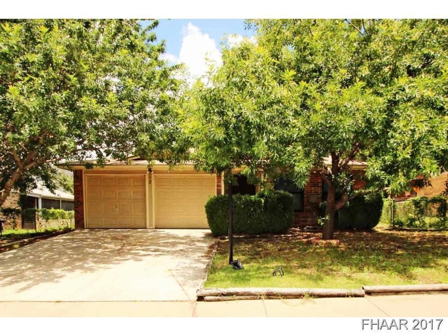 112 W Hogan Dr, Copperas Cove, TX 76522 - photo 1