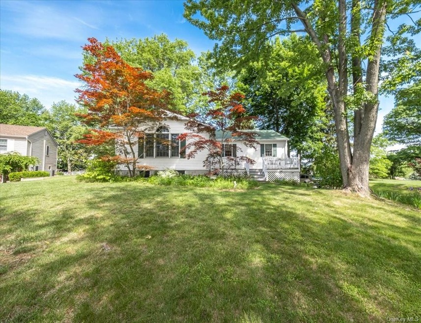 10 Crabapple Ct, Wappingers Falls, NY 12590 - photo 1