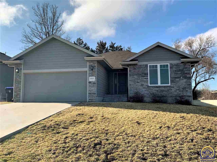 6009 SW 44th St, Topeka, KS 66610 - photo 1