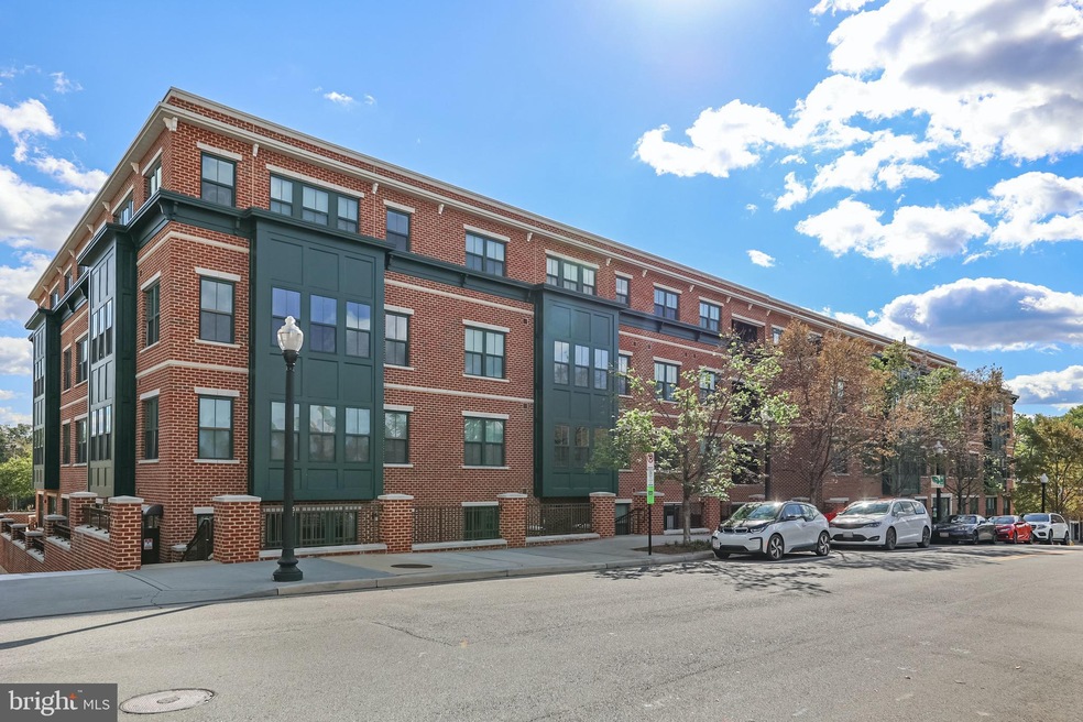 Dominion Heights unit 106, Arlington, VA 22207 - photo 1