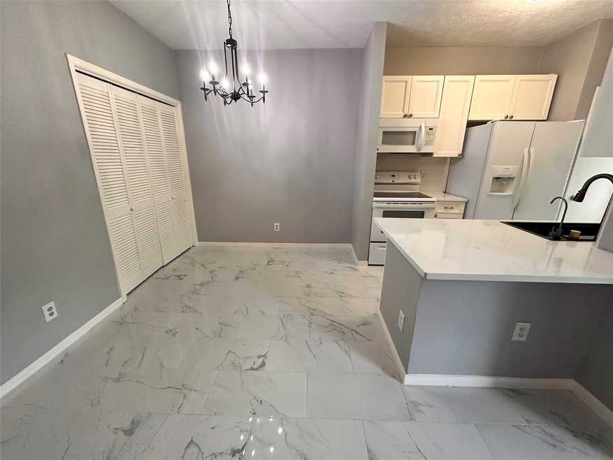 Newly updated condo, move in ready!