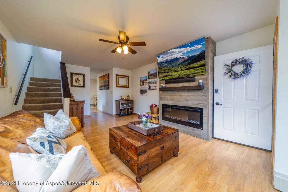 3-web-or-mls-93 Bobcat Ct-3