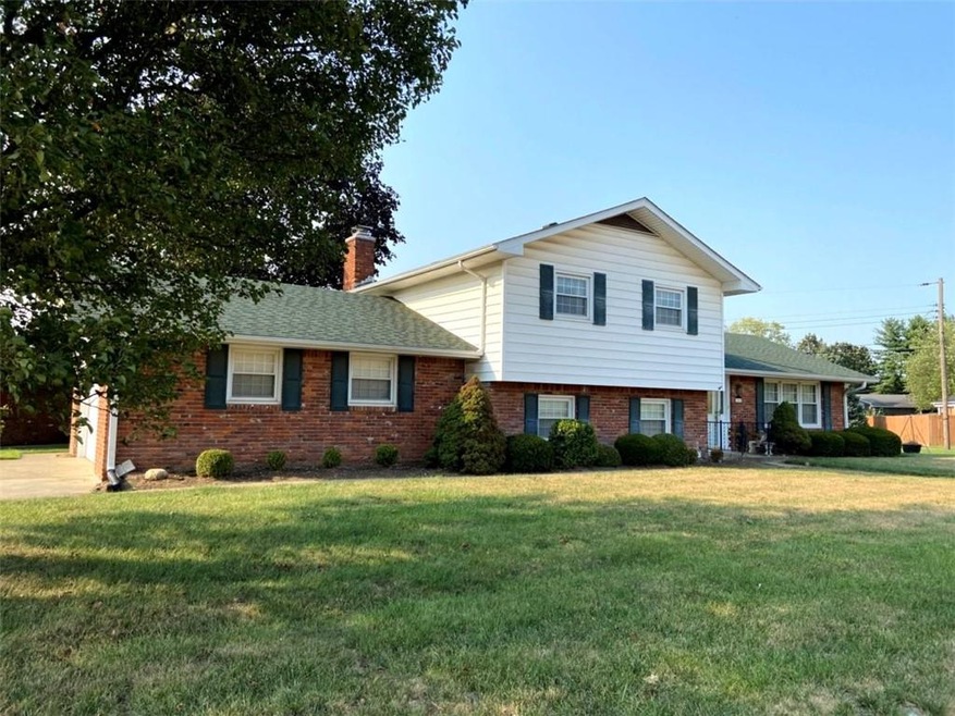 Welcome to 1910 John R Wooden Dr.