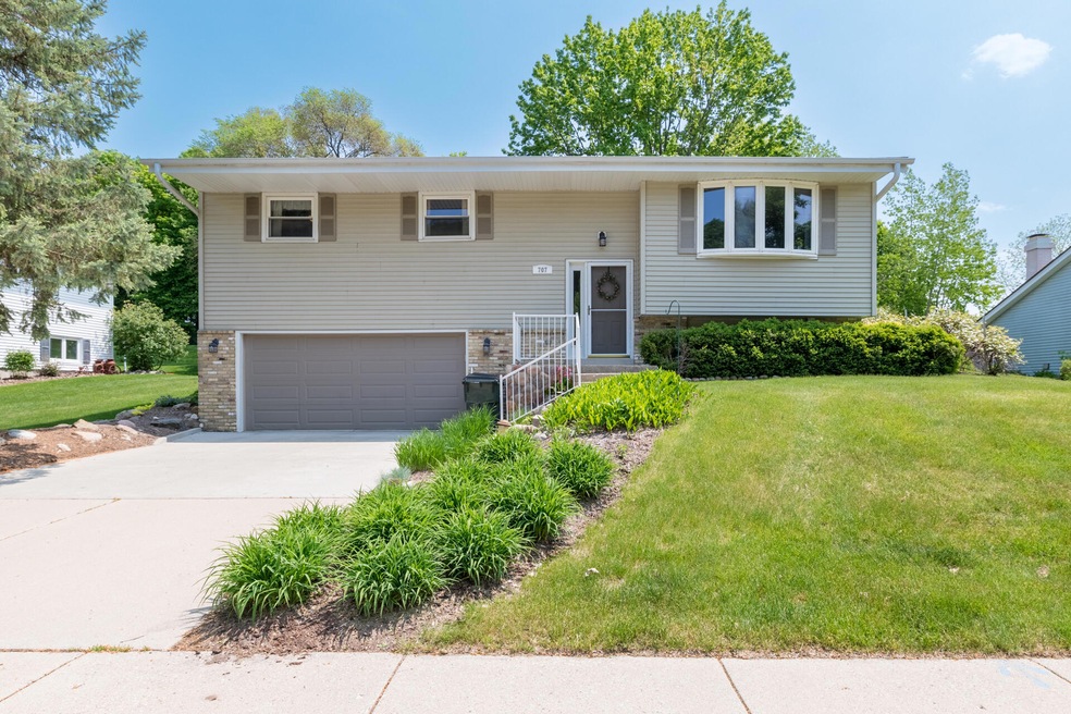 Exterior_707 Marshal Ct (1)