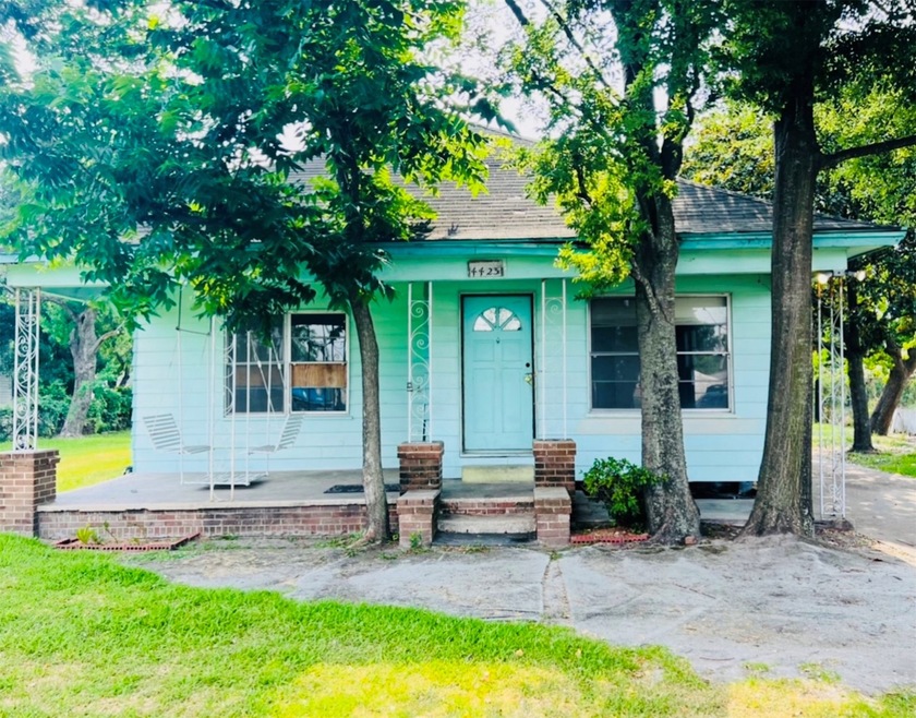 4425 Harvard St, Houston, TX 77018 - photo 1