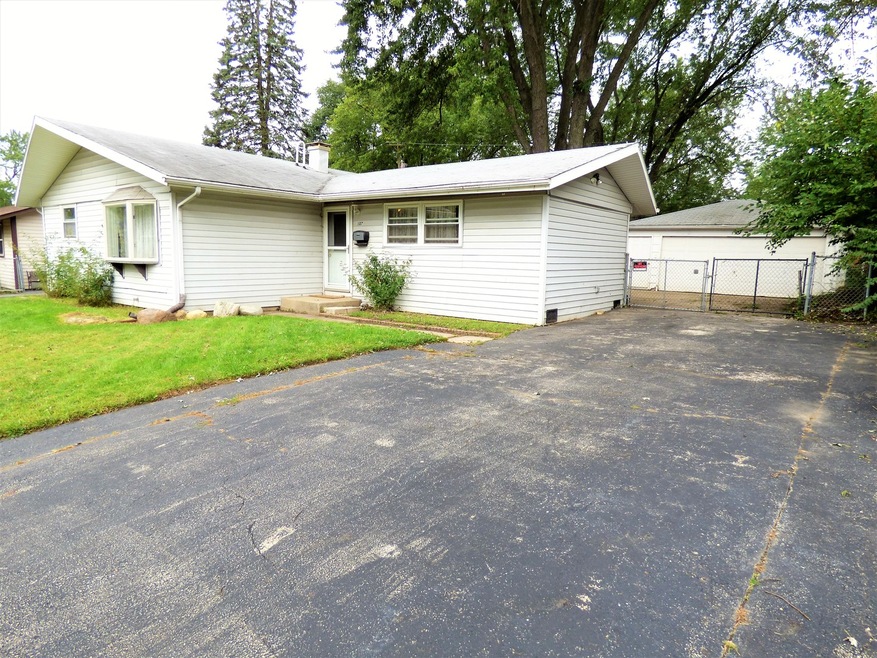 107 Toro Cir, Carpentersville, IL 60110 - photo 1