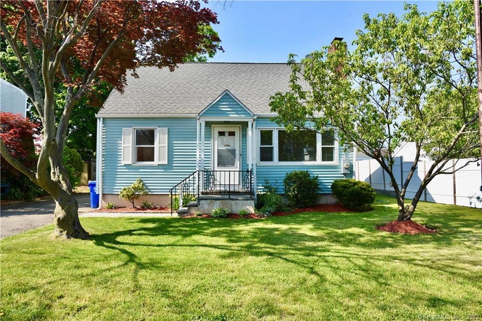 37 Baxter Dr, Norwalk, CT 06854 - photo 1