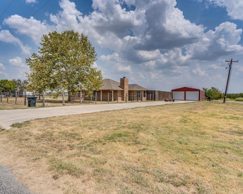 833 Isom Rd, Ennis, TX 75119 - photo 1