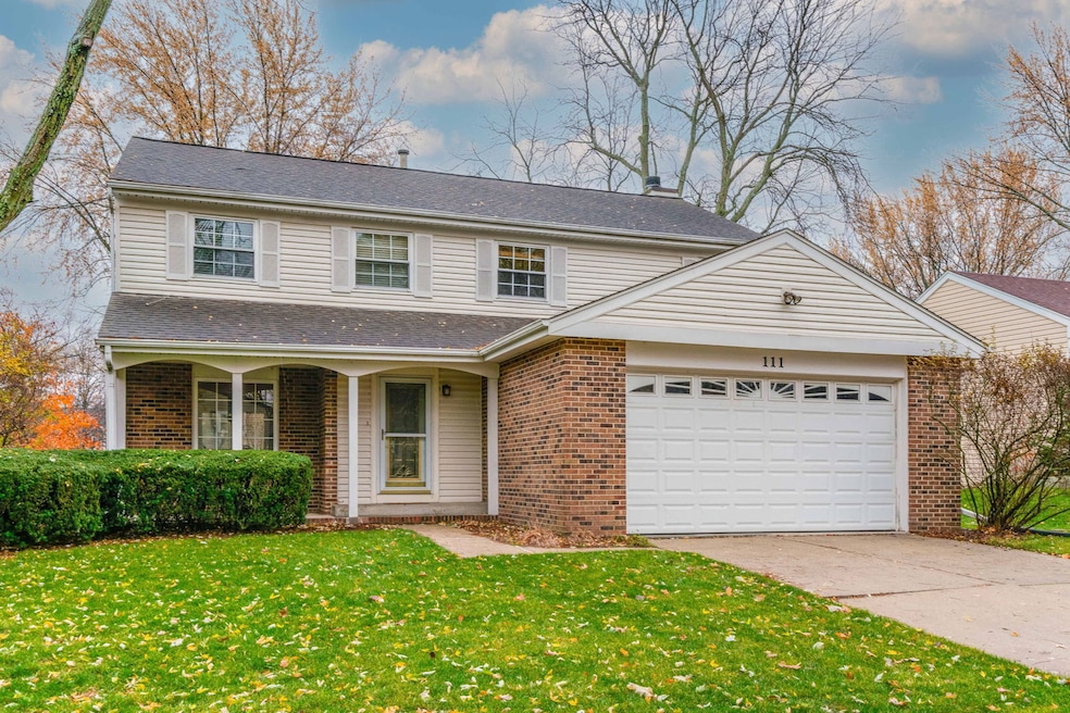 111 Midway Ln, Vernon Hills, IL 60061 - photo 1