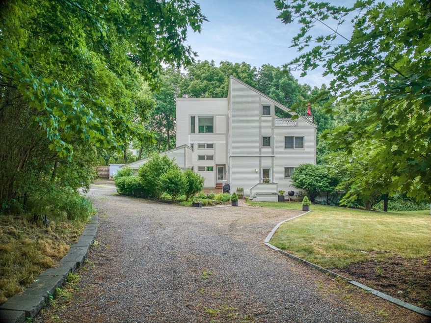 19 Johnson St unit 1, Newburyport, MA 01950 - photo 1