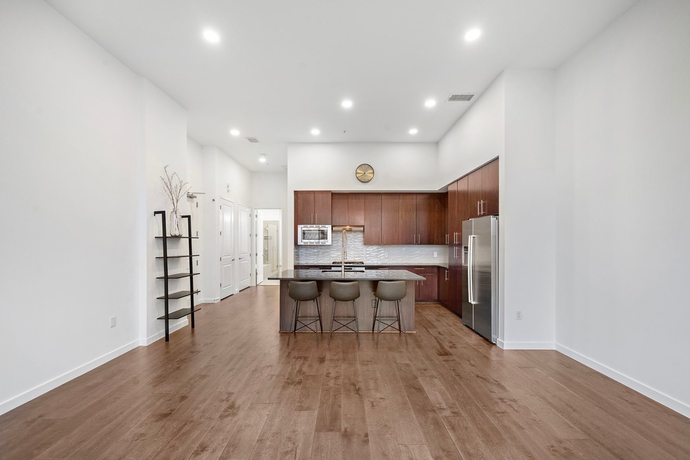 4820 Caroline St unit 507, Houston, TX 77004 - photo 1