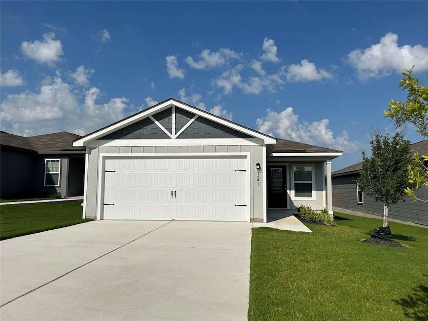 121 Morrison Dr, Jarrell, TX 76537 - photo 1