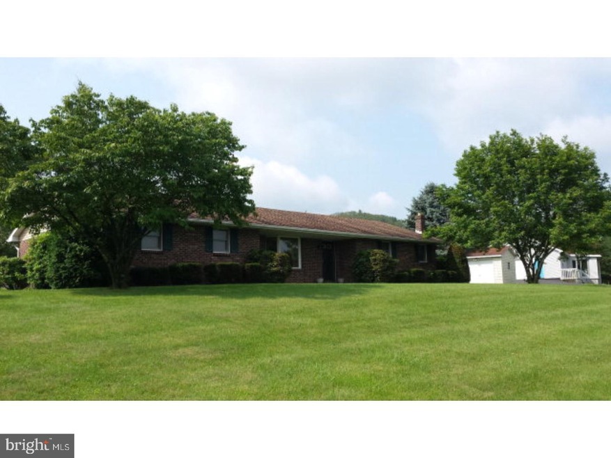 3 Medical Crossing Rd, Tamaqua, PA 18252 - photo 1