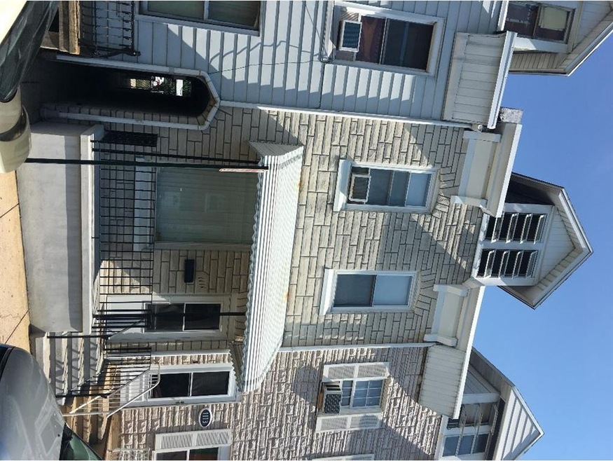 1111 Buttonwood St, Reading, PA 19604 - photo 1