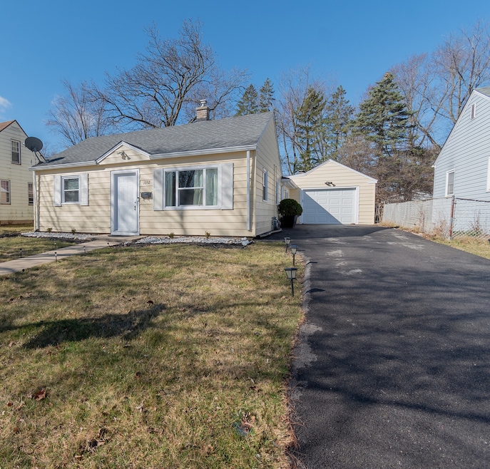 1052 Leith Ave, Waukegan, IL 60085 - photo 1