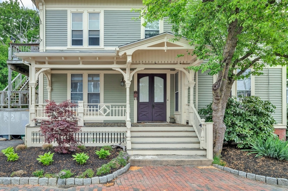 Sold $429,000 • Co-Listing Agent