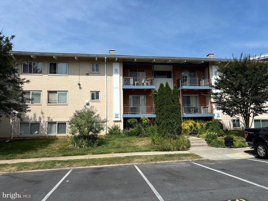 11334 Cherry Hill Rd unit 2-J20, Beltsville, MD 20705 - photo 1