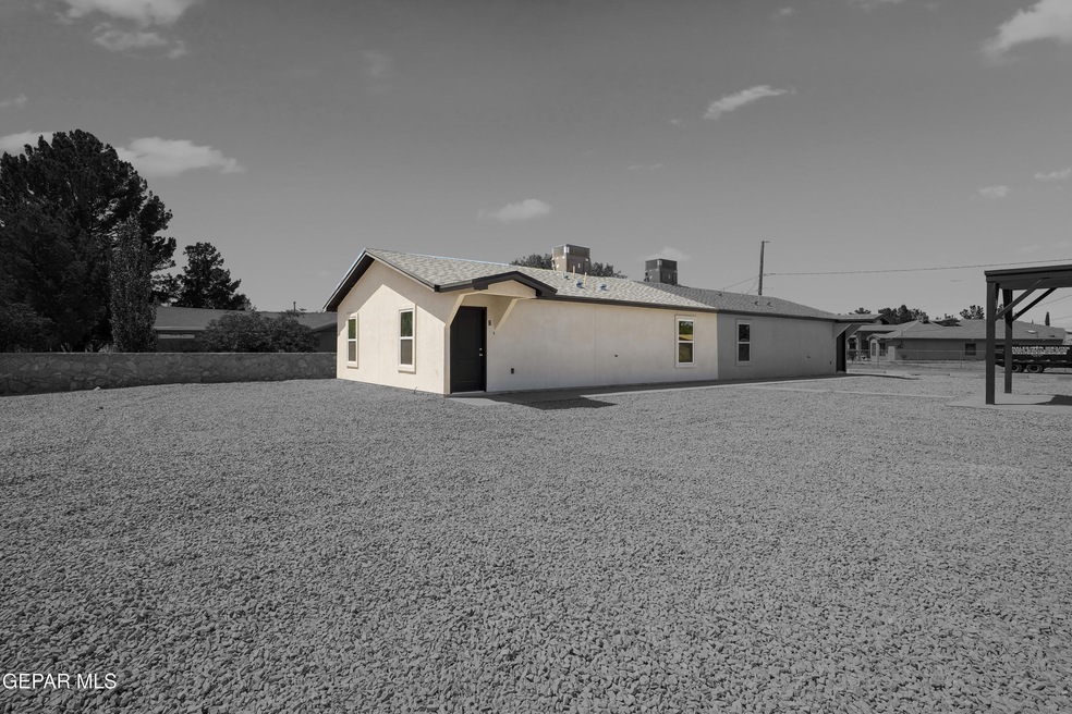 11721 Valle Del Paseo Dr unit A, Socorro, TX 79927 - photo 1