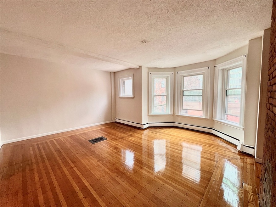 104 Saint Botolph St unit 3, Boston, MA 02115 - photo 1