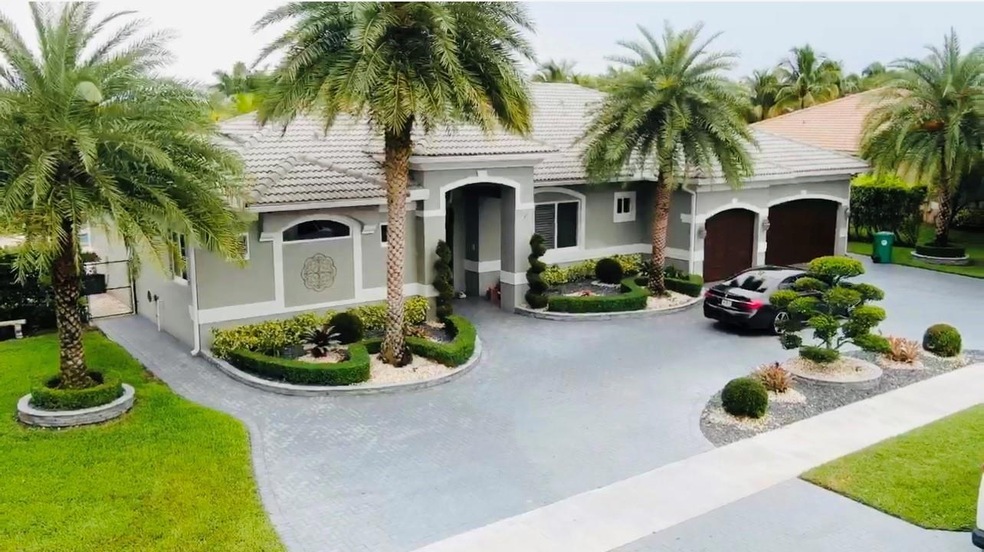 3932 SW 135th Ave, Davie, FL 33330 - photo 1