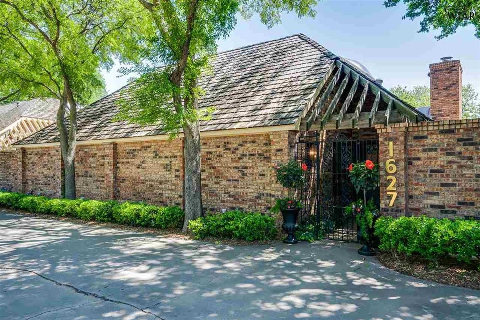 1627 Midwestern Pkwy, Wichita Falls, TX 76302 - photo 1