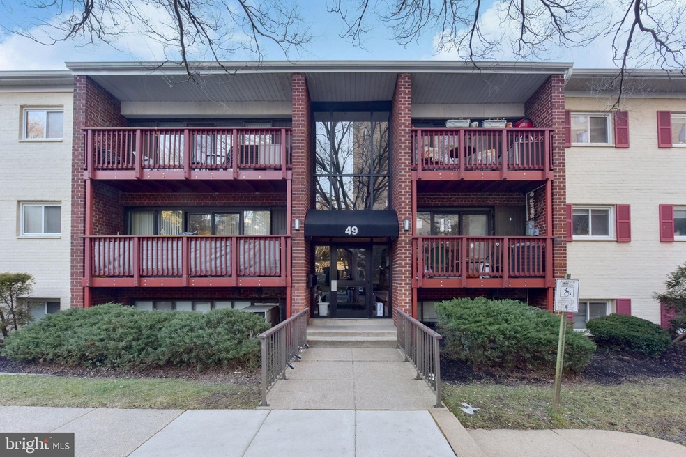 49 Skyhill Rd unit 203, Alexandria, VA 22314 - photo 1