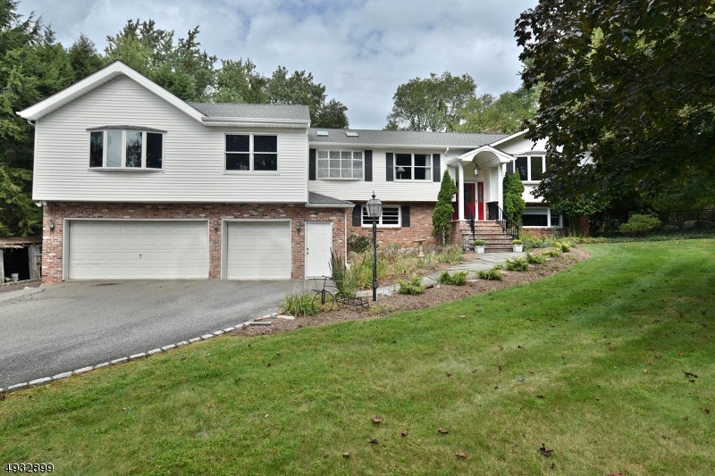 15 Masonicus Rd, Mahwah, NJ 07430 - photo 1