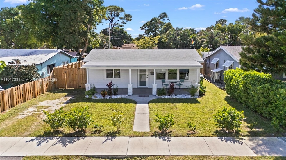 1464 NE 24th St, Wilton Manors, FL 33305 - photo 1