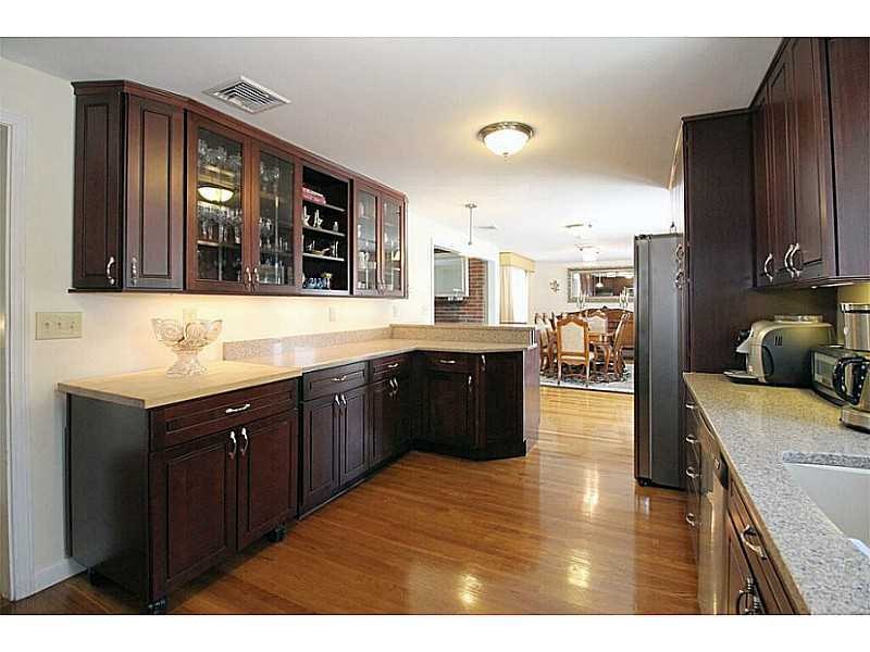 28 Concord Dr, Middletown, RI 02842 - photo 1