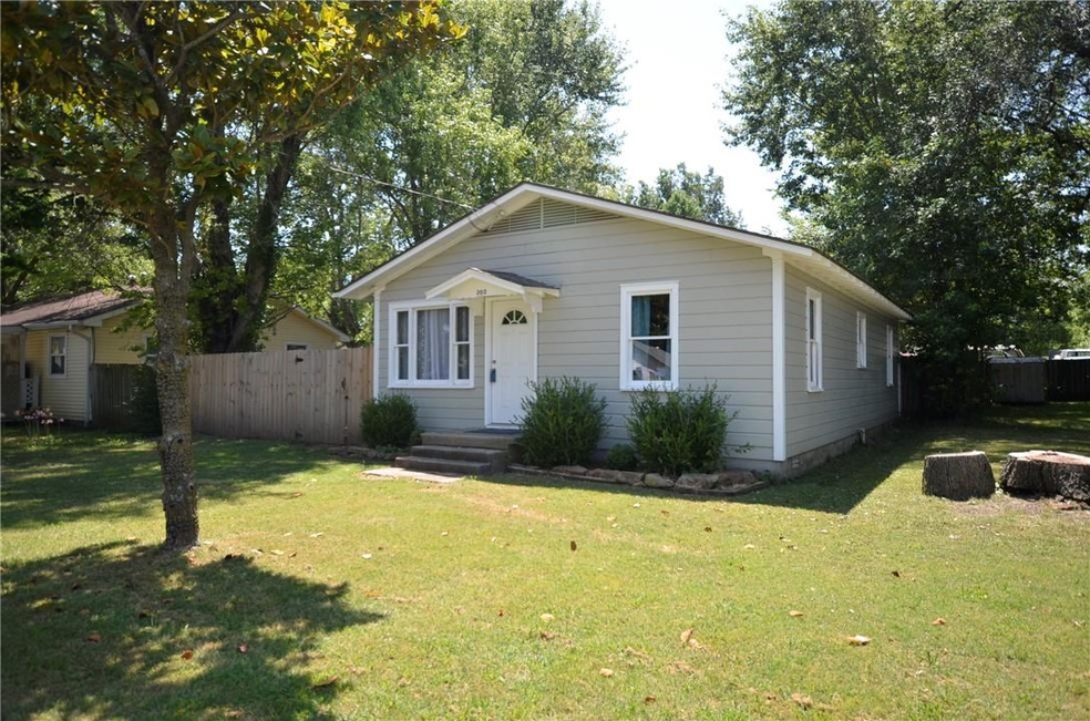 203 W Cleveland St, Prairie Grove, AR 72753 - photo 1