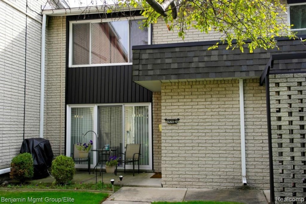 8263 Kennedy Cir, Warren, MI 48093 - photo 1