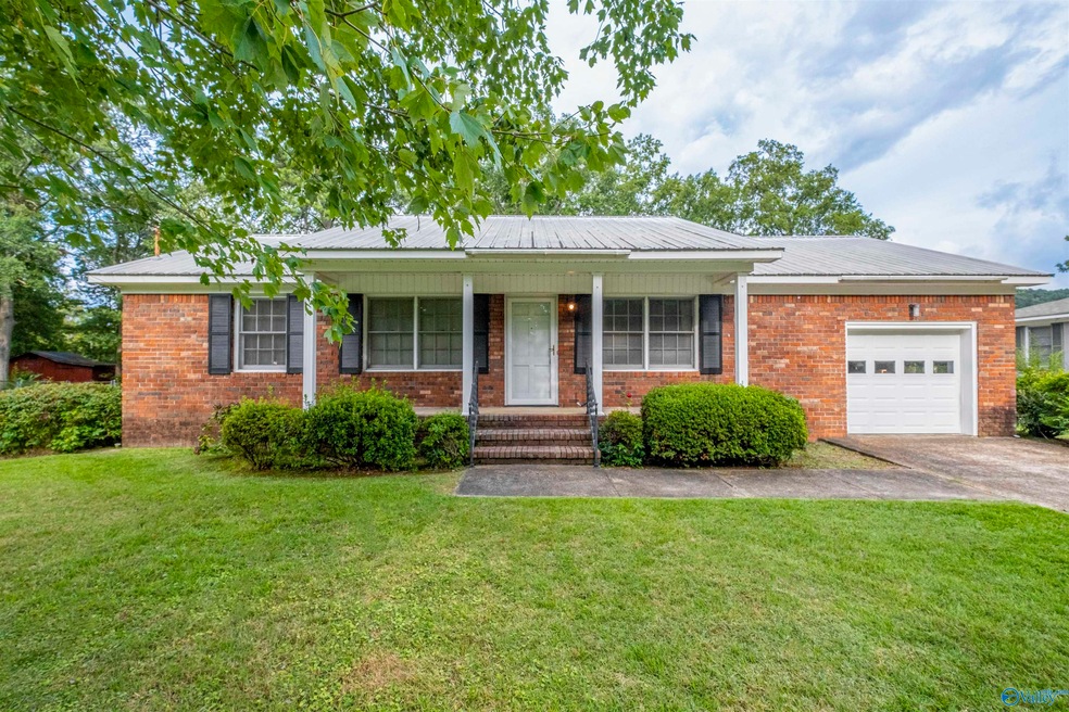 207 Cordell St, Gadsden, AL 35901 - photo 1