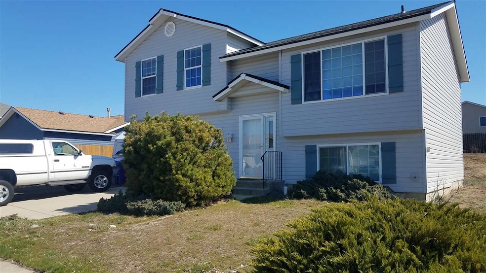 1014 N Christopher St, Medical Lake, WA 99022 - photo 1