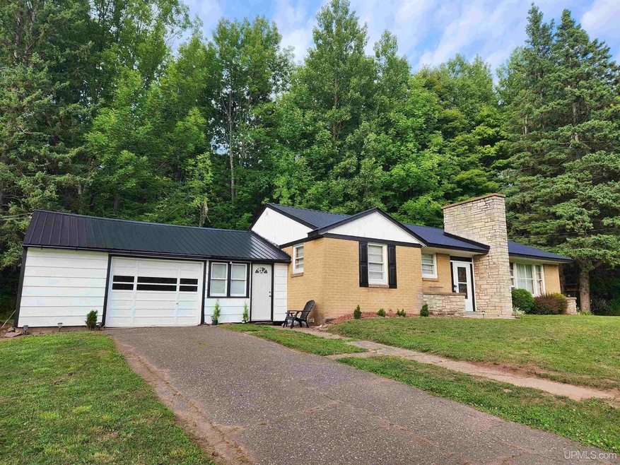 35936 Daniels Rd, Ontonagon, MI 49953 - photo 1