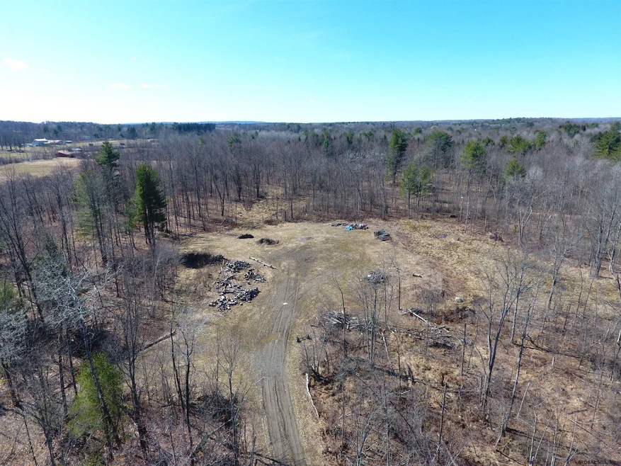 301 Middleline Rd unit (227.-1-6), Ballston Spa, NY 12020 - photo 1