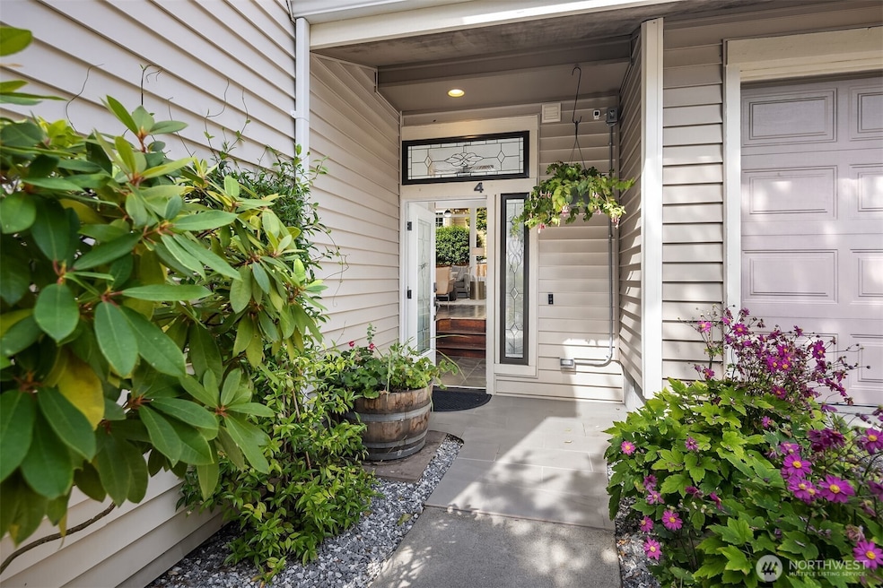 1400 Bellevue Way SE unit 4, Bellevue, WA 98004 - photo 1