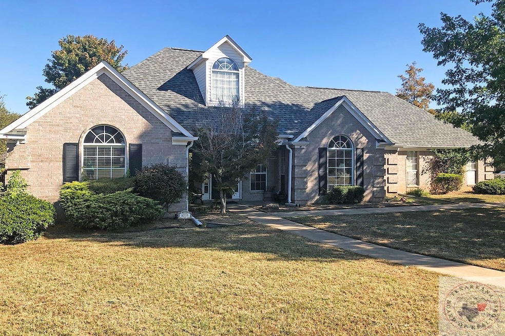 6105 Lost Creek Dr, Texarkana, TX 75503 - photo 1