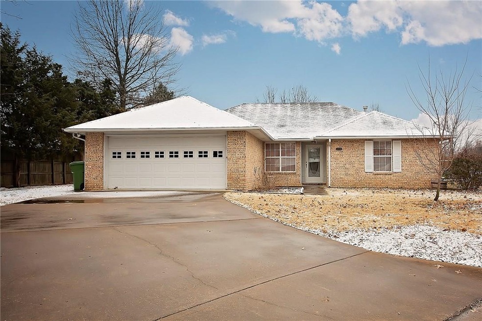 2710 Parkwood Dr, Rogers, AR 72756 - photo 1