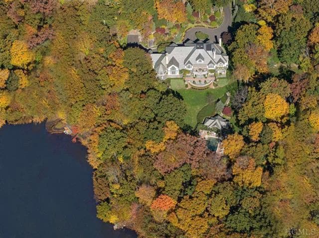 5 Cowdray Park Dr, Greenwich, NY 06831 - photo 1