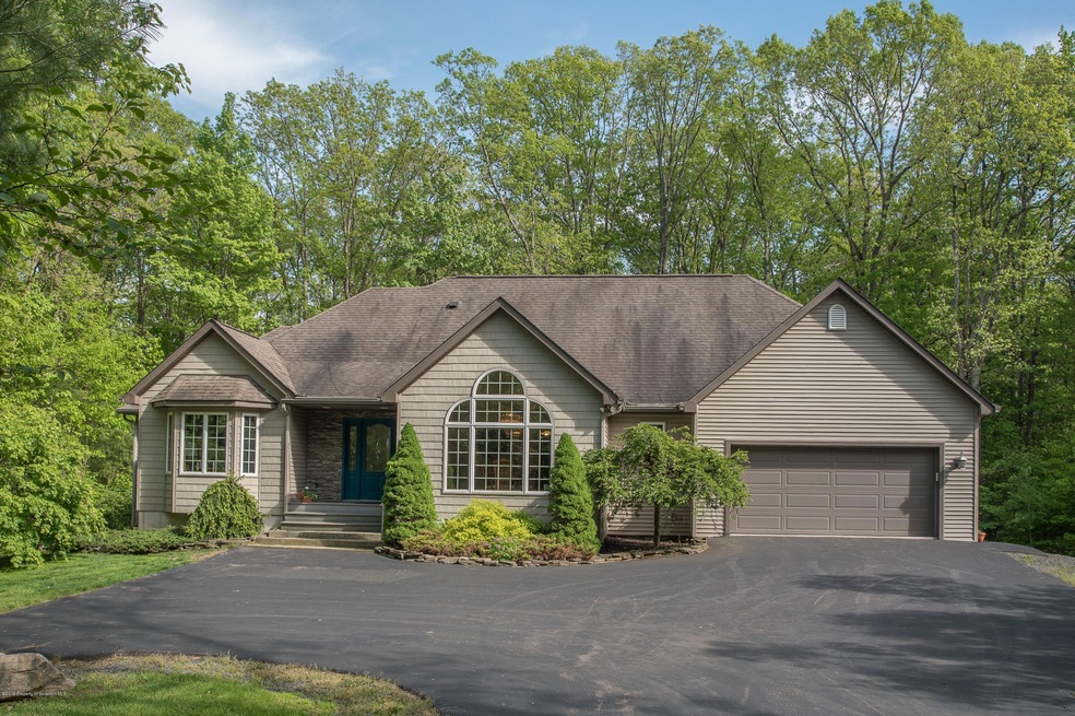 64 Aspen Ridge Dr, Hawley, PA 18428 - photo 1