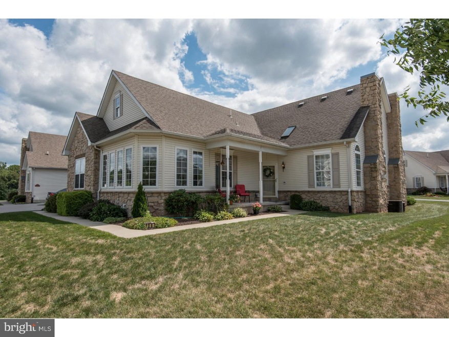 1064 Bordeaux Ln, Pennsburg, PA 18073 - photo 1