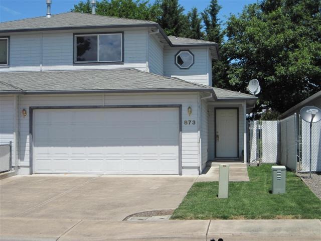 873 Columbine Way, Central Point, OR 97502 - photo 1