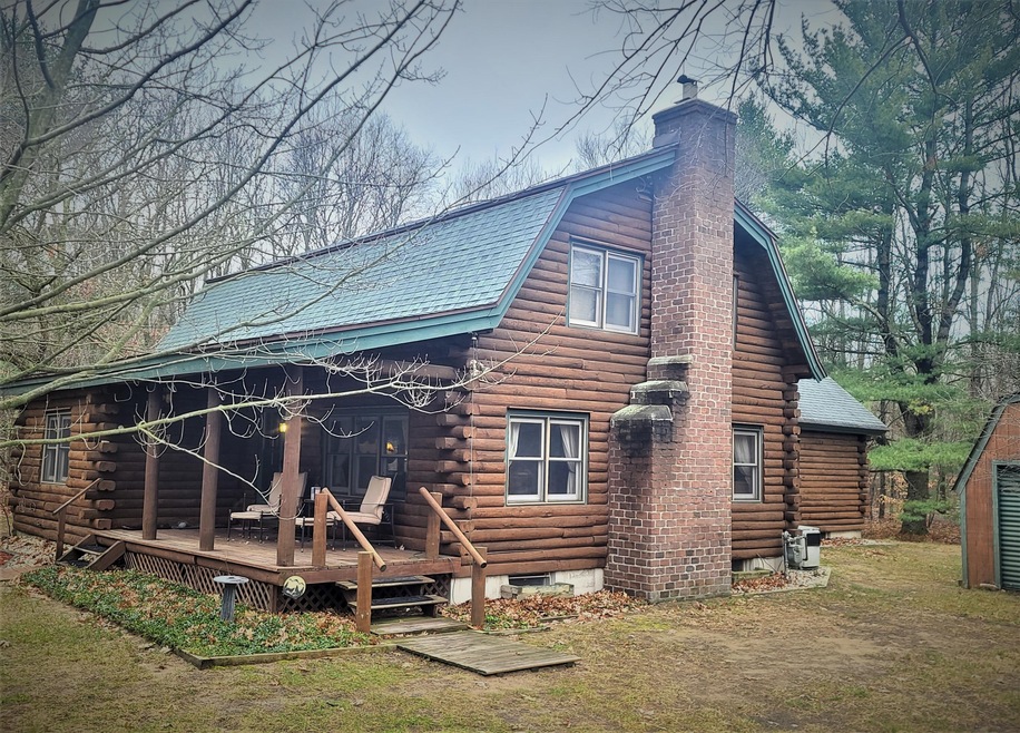 Log Home VRBO for sale 4491 N 168th Ave