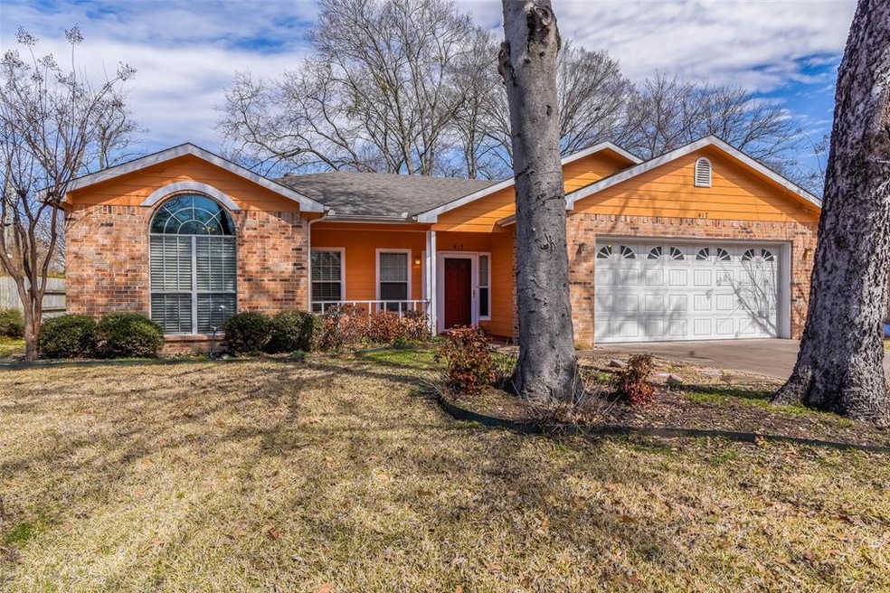 417 Martin St, Bonham, TX 75418 - photo 1