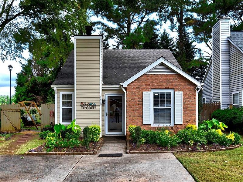 1810 Commonwealth Dr, Woodstock, GA 30188 - photo 1