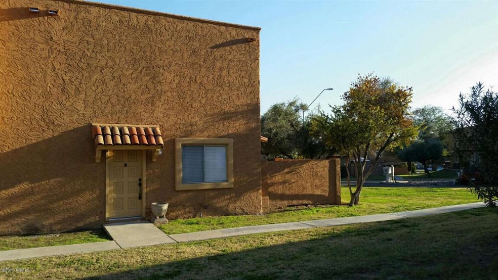 720 E Cochise Dr unit A, Phoenix, AZ 85020 - photo 1