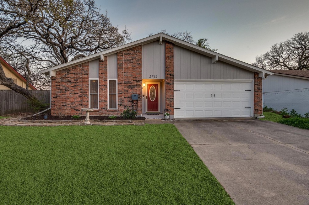 2712 Scenic Hills Dr, Bedford, TX 76021 - photo 1