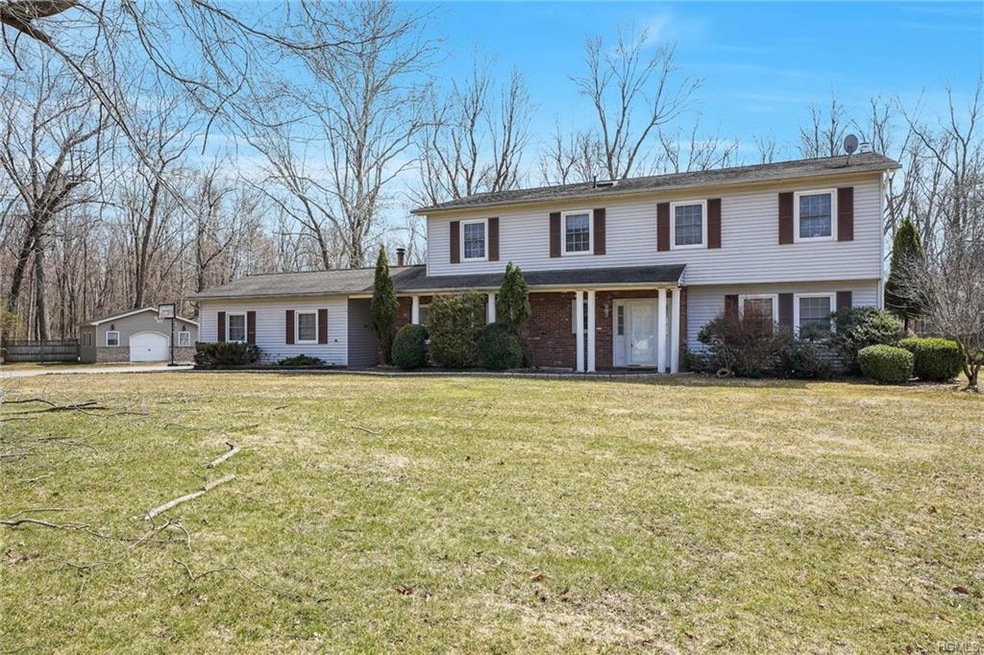 22 Pinebrook Loop, Hopewell Junction, NY 12533 - photo 1