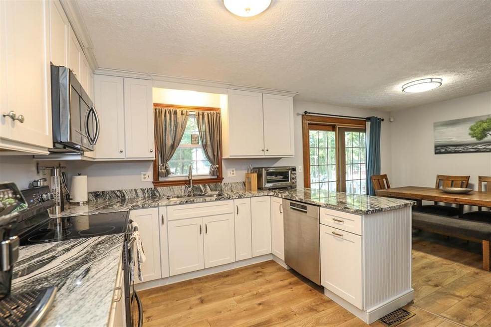 7 Morgan Dr, Hooksett, NH 03106 - photo 1