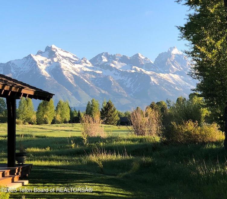 For Sale $4,295,000 • Co-Listing Agent